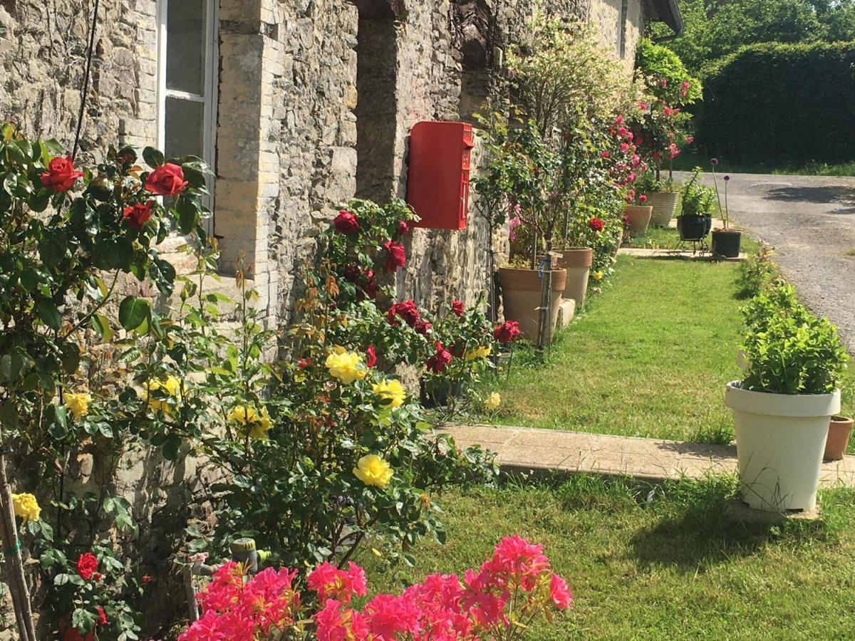 Chez Thomas 7 Route Du Monde Ancien Bed and Breakfast Saint-Georges-D'Aunay Eksteriør billede